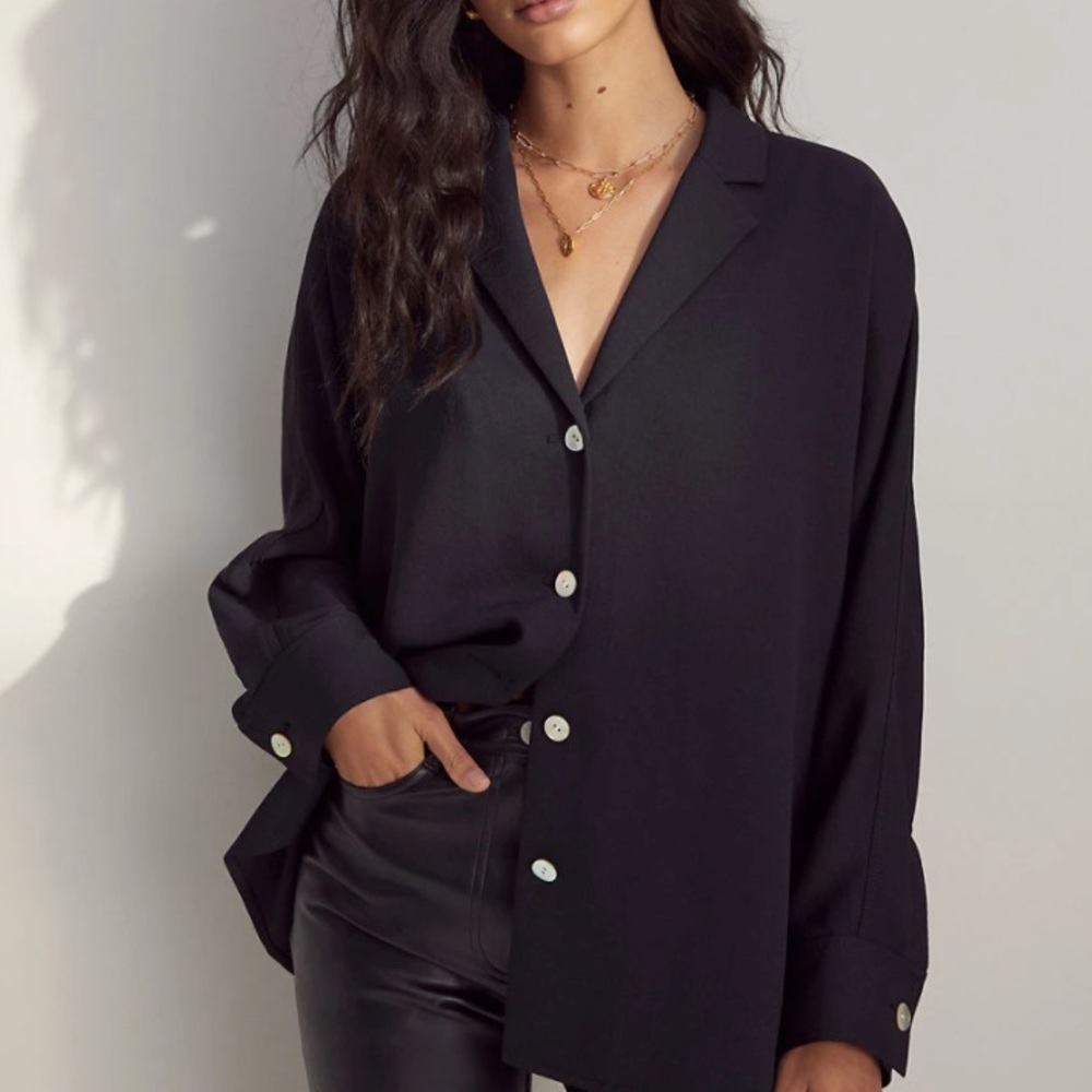 COPY - Aritzia Wilfred Freeform Flowy Button Up